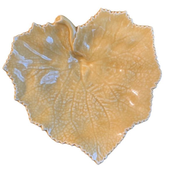 Bordallo Pinheiro Yellow Leaf Dish Made in Portugal Autumn Thanksgiving 7” - Picture 1 of 2